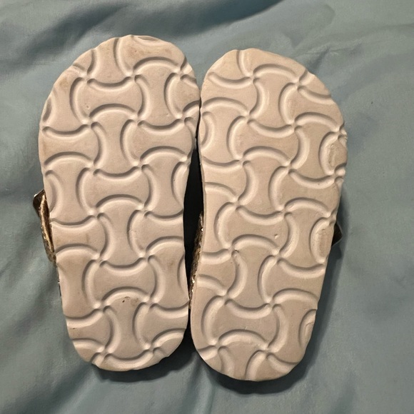 Capelli New York Gold Glitter Sandals - Picture 3 of 6